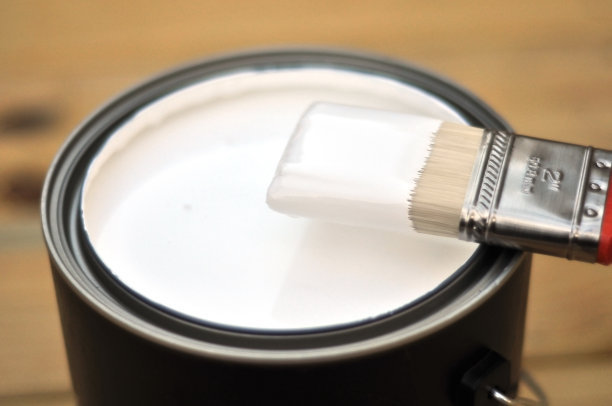 稀釋劑對(duì)氟碳漆光澤度的影響