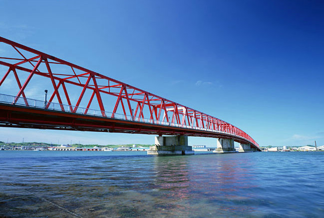 氟碳漆涂裝對(duì)橋梁有重要保護(hù)作用