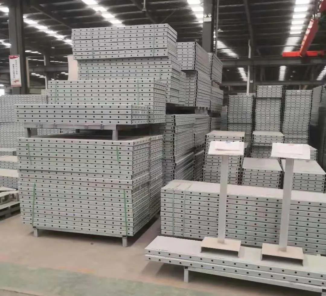 水性工業(yè)漆在建筑爬架行業(yè)中的應(yīng)用