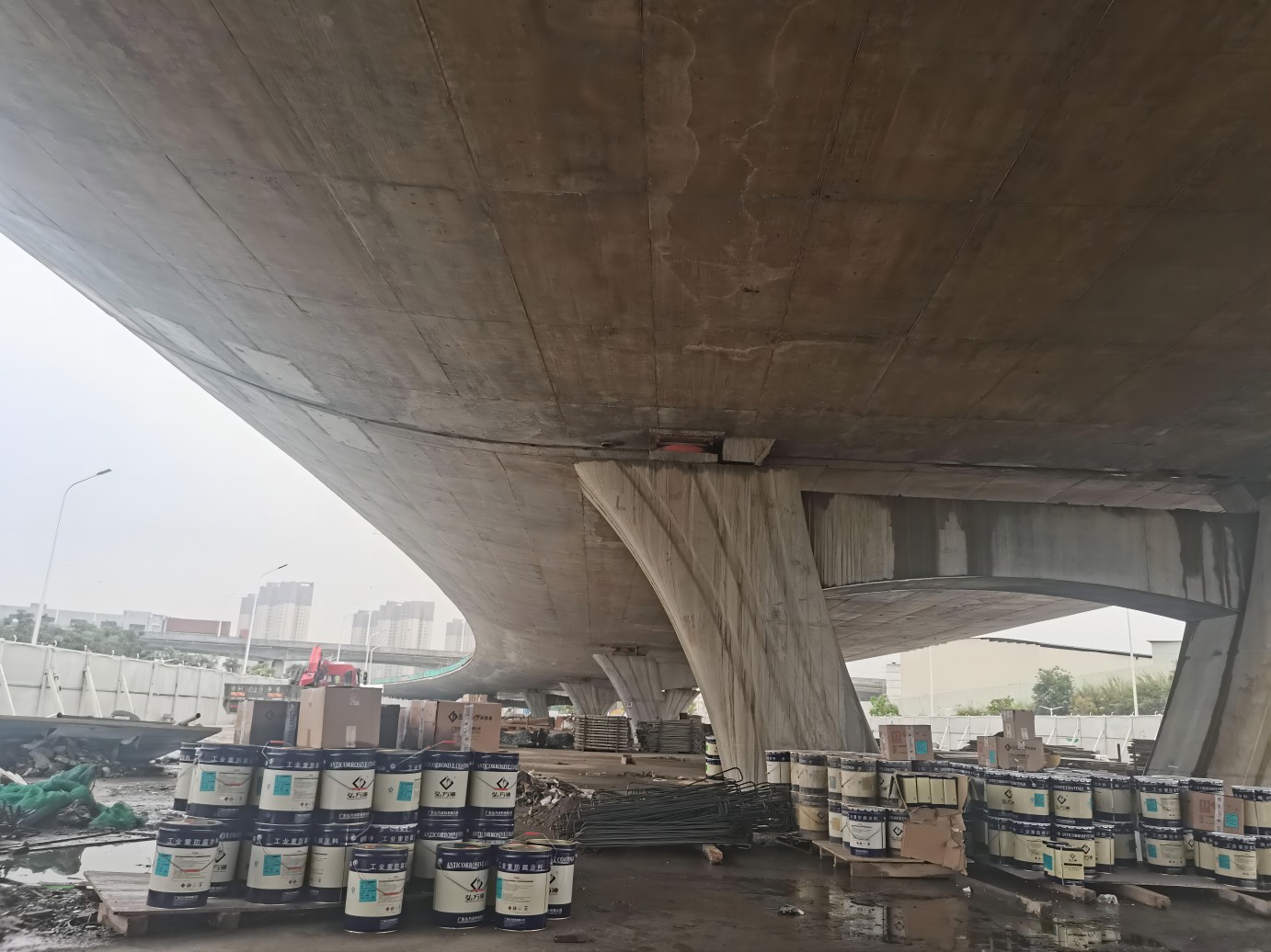 抗堿環(huán)氧封閉底漆對混凝土防腐有什么作用？